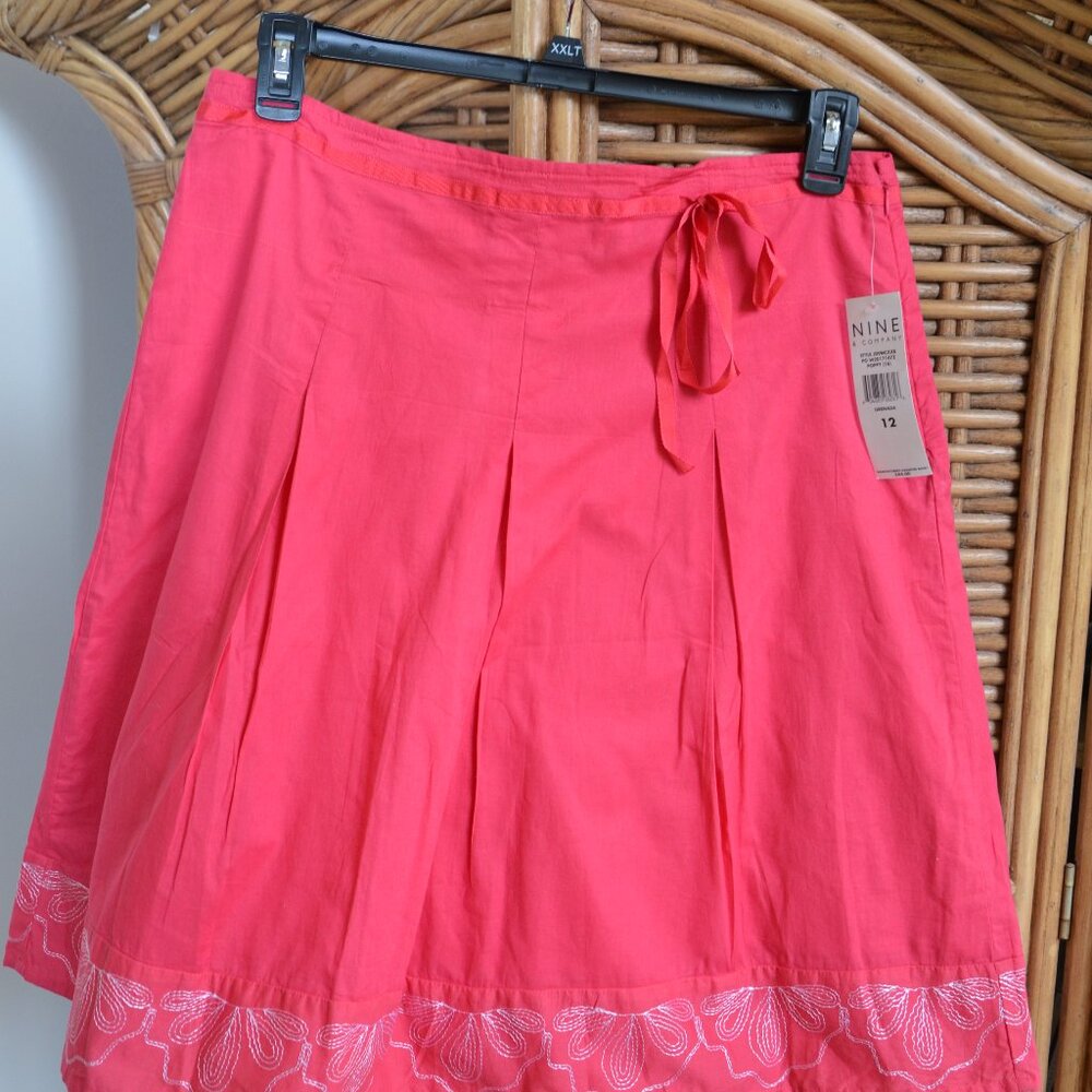 womans skirt